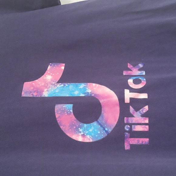 TIK TOK T shirt (kids 7-9y) - Picture 2 of 6